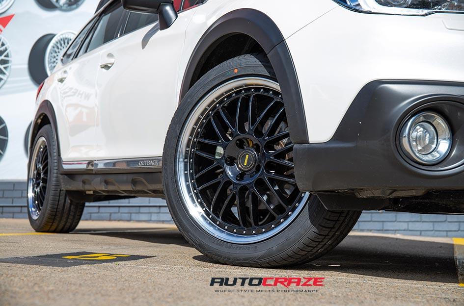 SUBARU OUTBACK OM 1 GLOSS BLACK WITH POLISH LIP